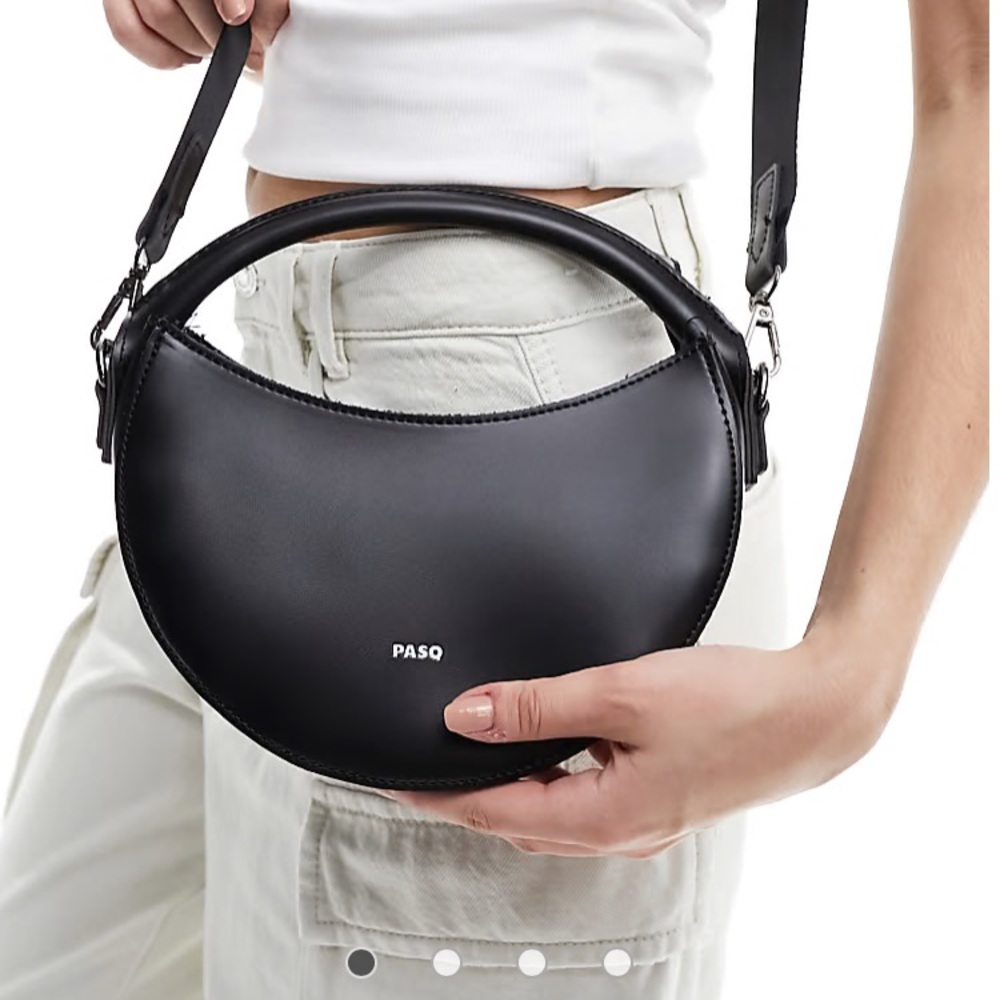 🎁Like New PASQ circle grab bag with crossbody strap in black